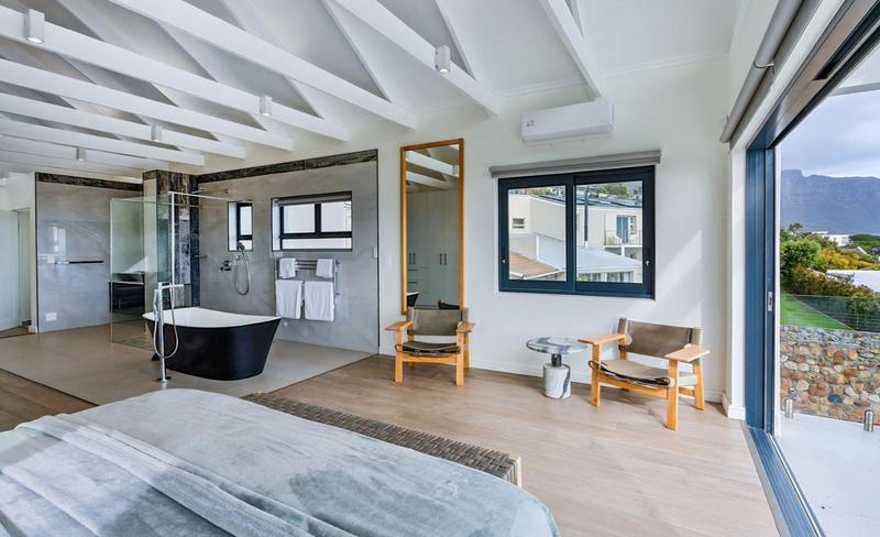 4 Bedroom Property for Sale in Camps Bay Western Cape
